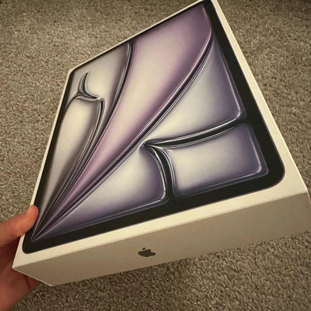 iPad Air 13-inch (M2) 128GB Wi-Fi BOX Only
